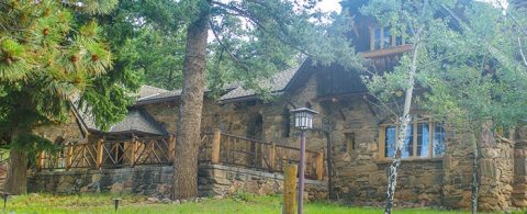 Chief Hosa Lodge exterior