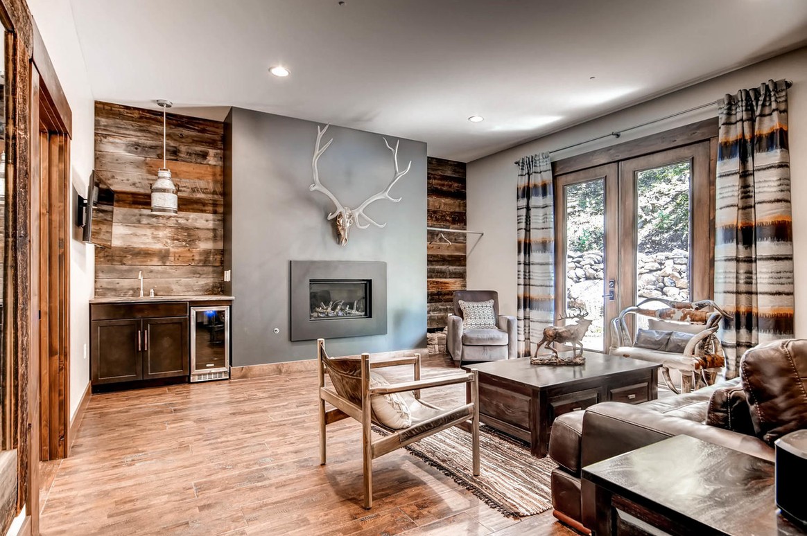 Woodsy interior room at Blackstone Rivers Ranch
