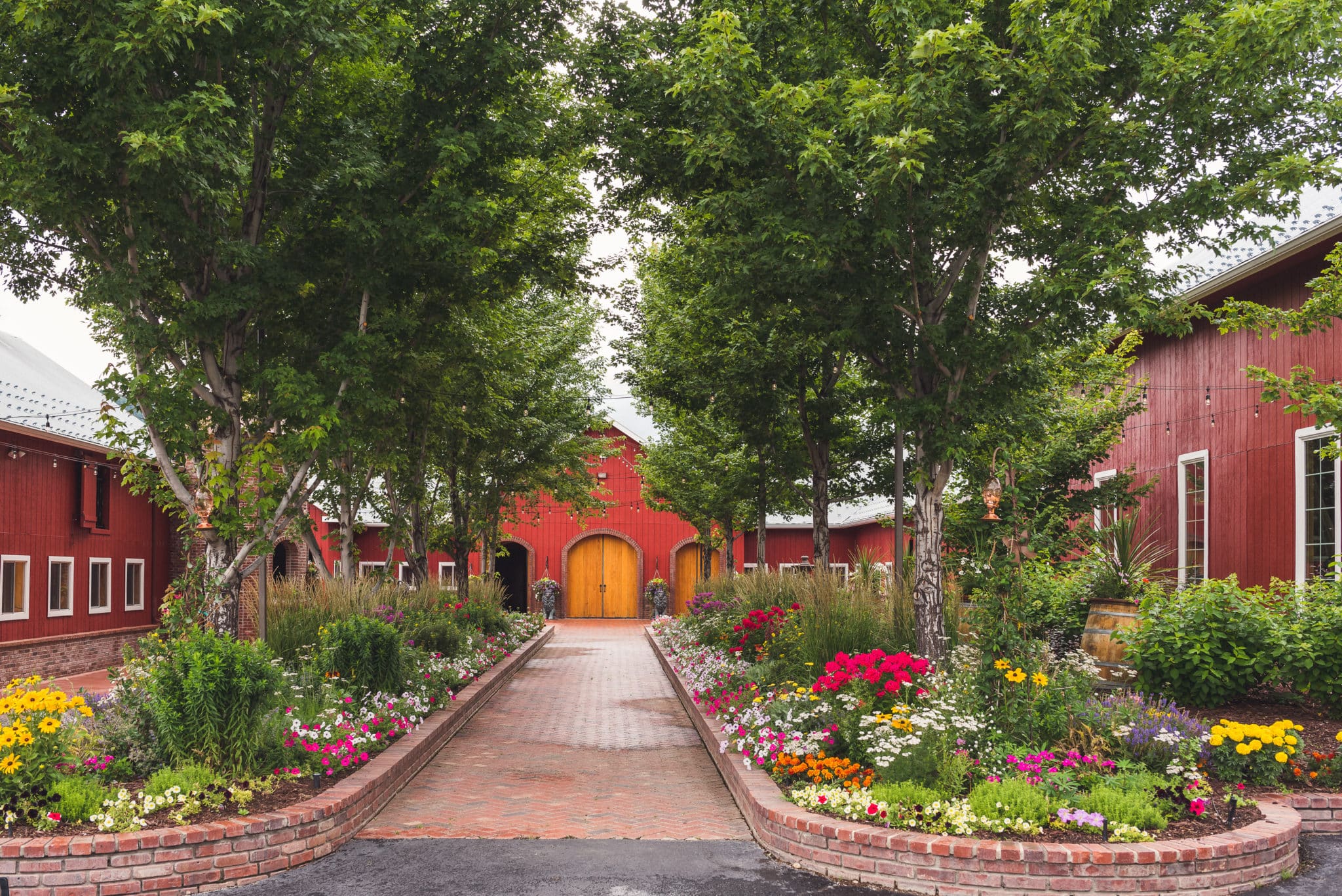 Outdoor courtyard at the Venue at Crooked Willow Farms
