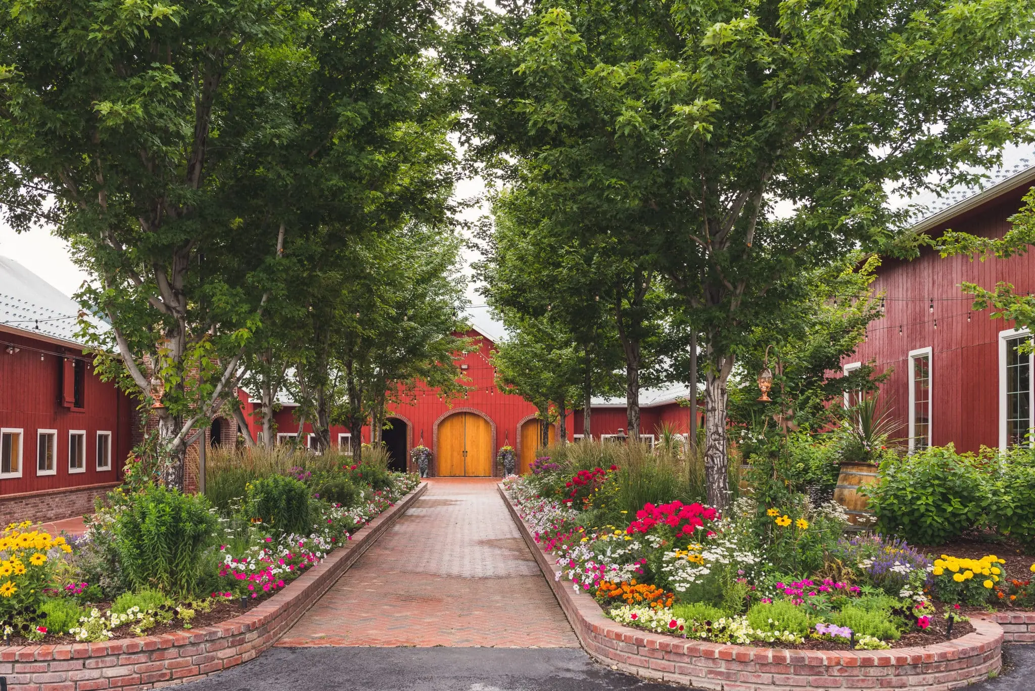 Outdoor courtyard at the Venue at Crooked Willow Farms