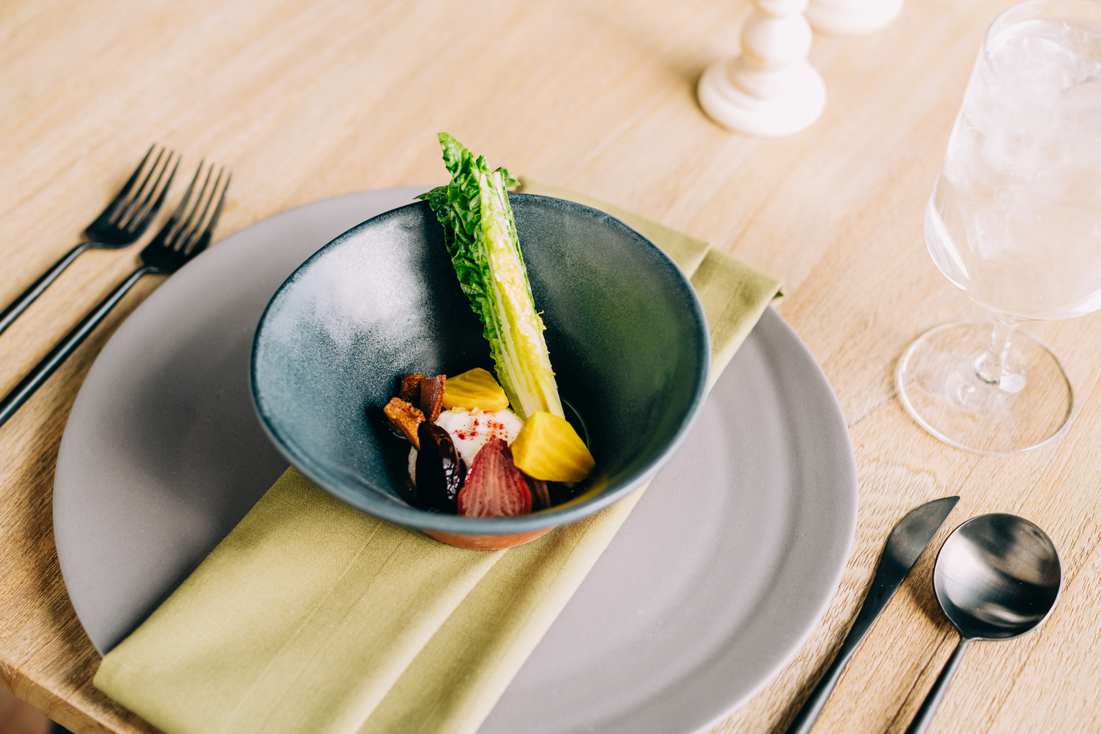 beet and romaine salad